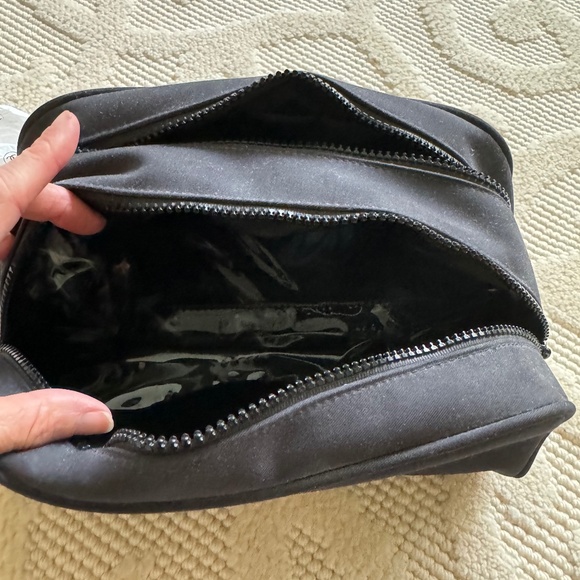 CHANEL - LUXURY ALLURE HOMME BLACK UNISEX TWO COMPARTMENT TOILETRIES BAG - Picture 5 of 8